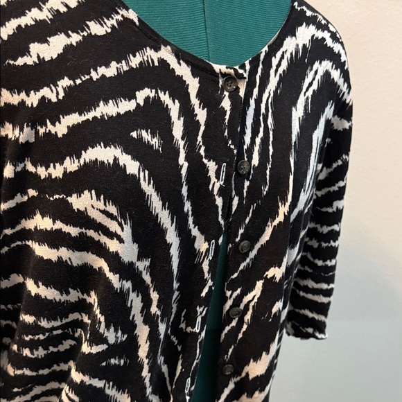 Ann Taylor Monochrome Patterned Cardigan - Picture 3 of 3